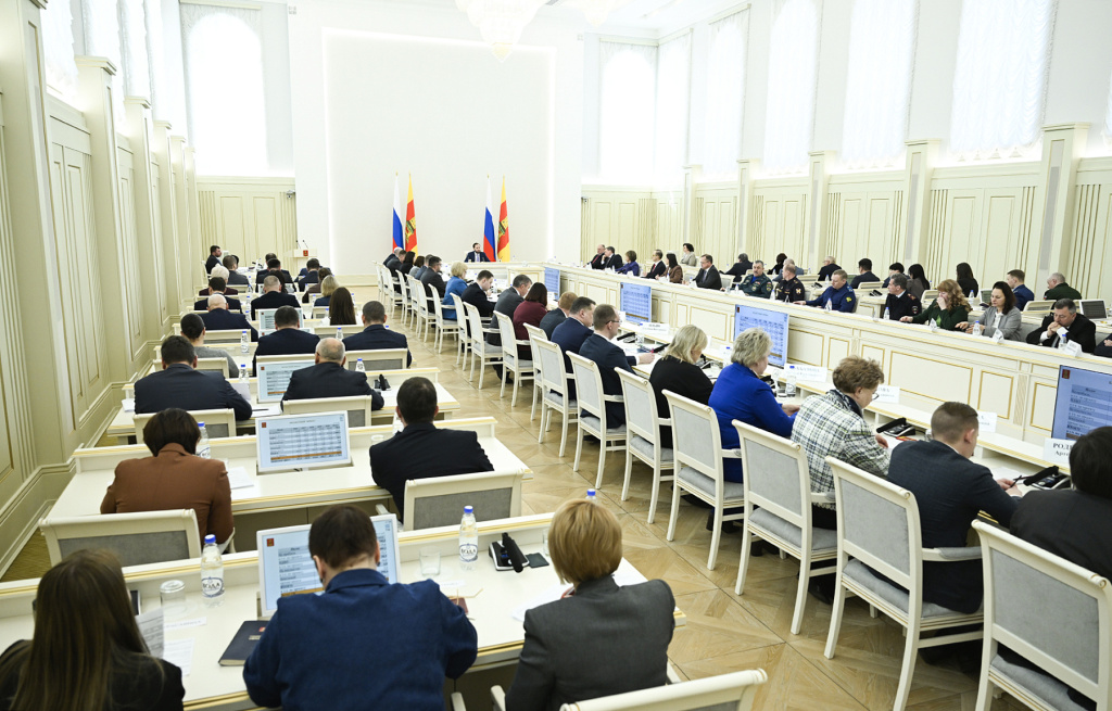 Врио Губернатора Виталий Королев поставил задачи по проведению в Верхневолжье весенних полевых работ в 2026 году