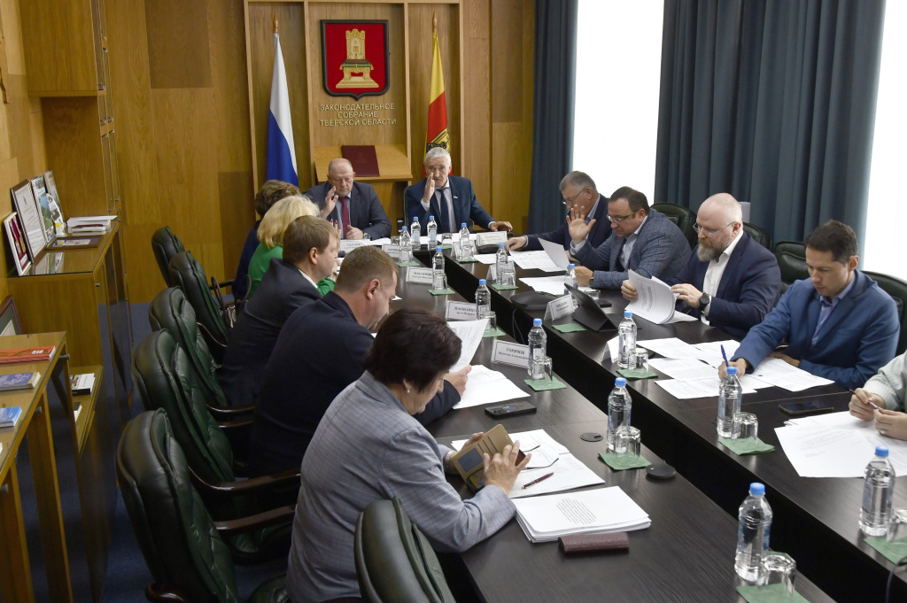Состоялось заседание постоянного комитета по аграрной политике и природопользованию