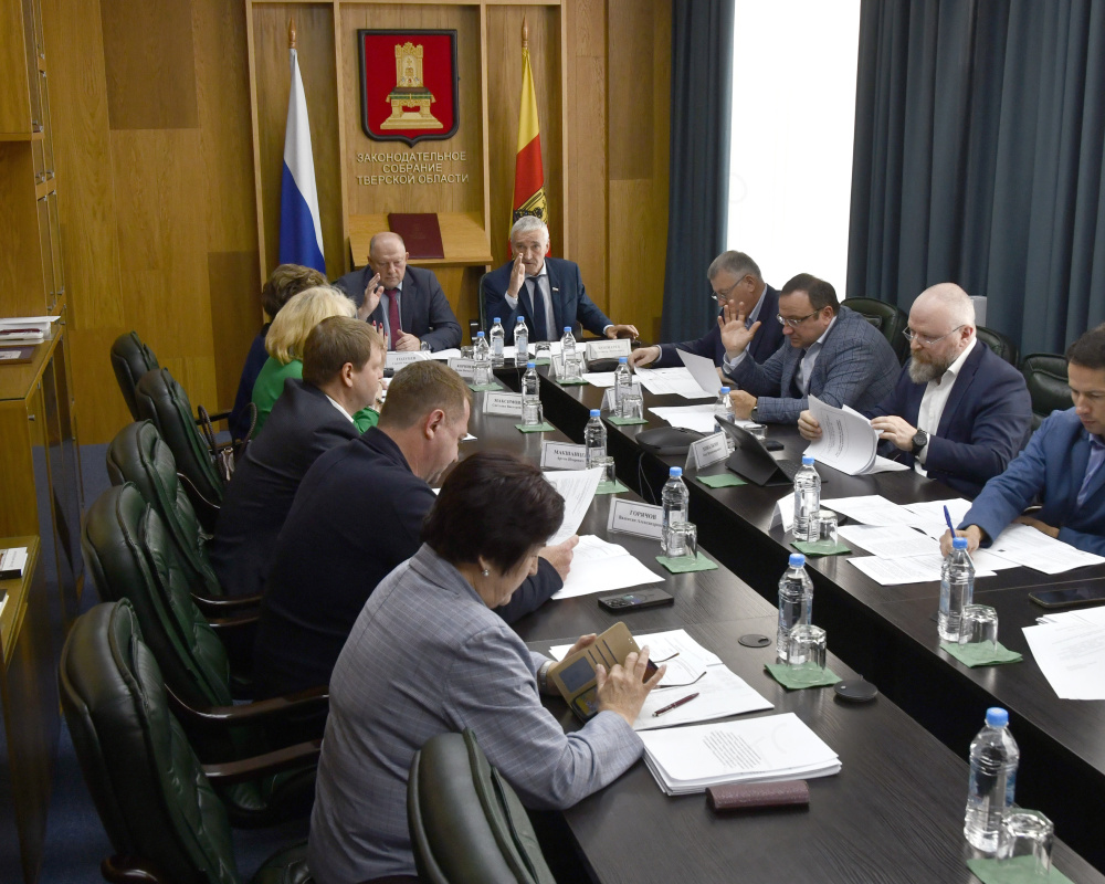 Состоялось заседание постоянного комитета по аграрной политике и природопользованию