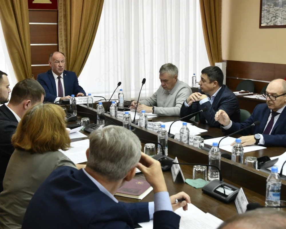 Состоялось заседание комитета по транспорту и жилищно-коммунальному комплексу