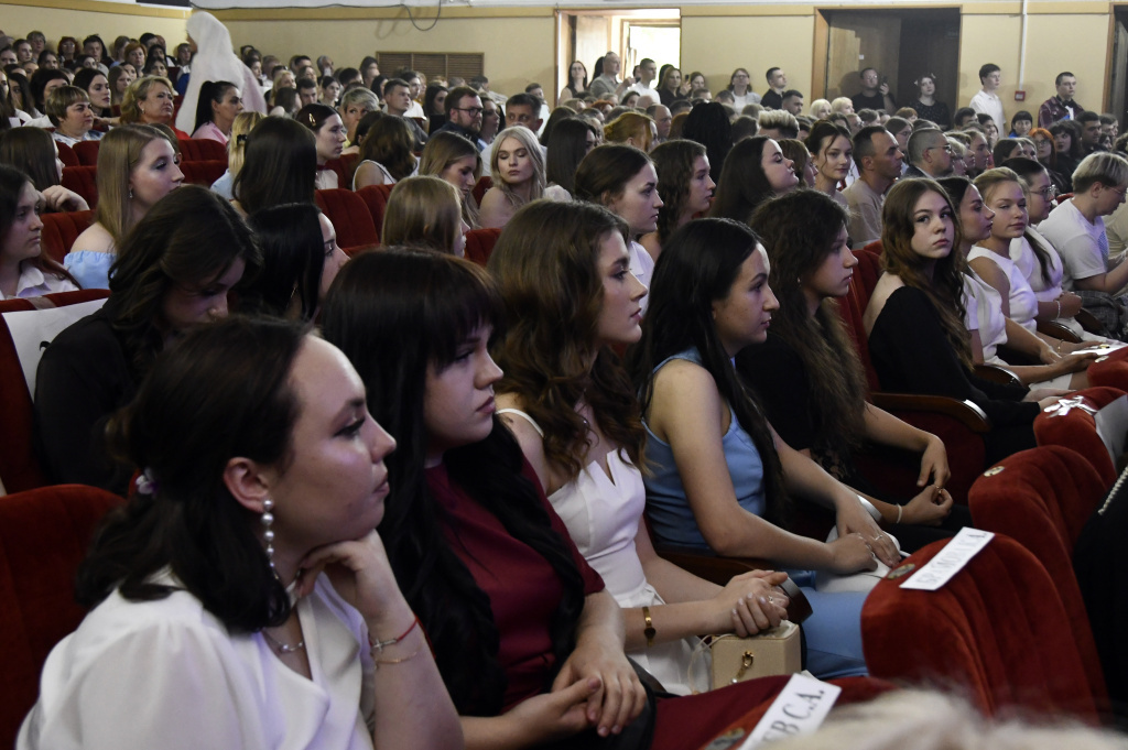Выпускники Тверского медицинского колледжа получили дипломы